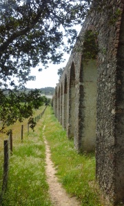 Greenway alongside the aqueduct.