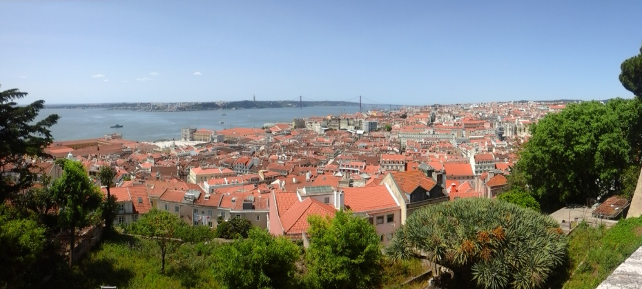 Downtown Lisboa as seen from the top of Castelo São Jorge.